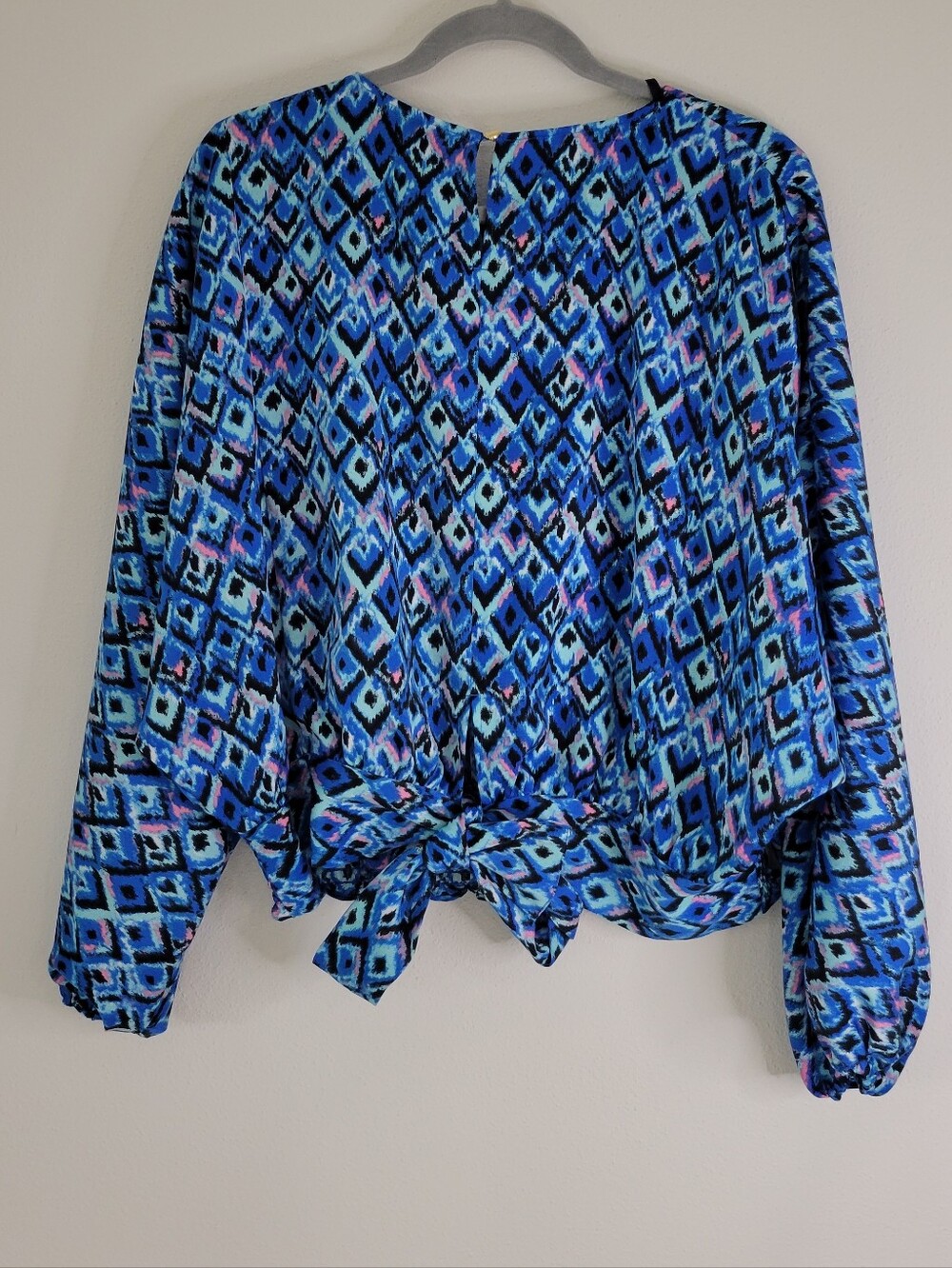 Marc New York Women Size S Tie-Front Geometric Print Blouse in Blue.